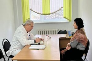 Мекеме басшысының кезекті ата — аналарды қабылдауы