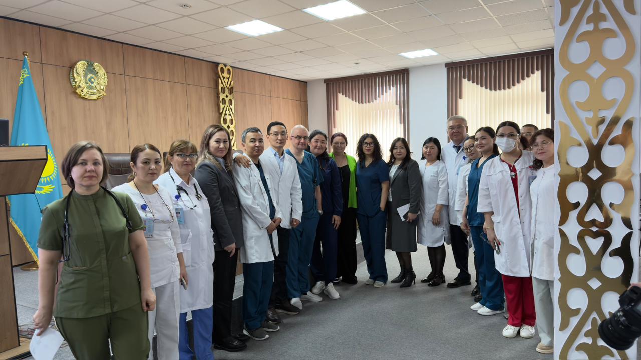 You are currently viewing Бүгін көпсалалы облыстық балалар ауруханасында  «University Medical Center» Ұлттық Жүрек орталығының жетекші балалар кардиохирургтары мен кардиолог